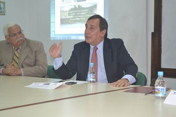 El Embajador Luis Eladio Pérez y el Profesor Héctor Maldonado Lira del Instituto de Altos Estudios de América Latina de la Universidad Simón Bolívar
