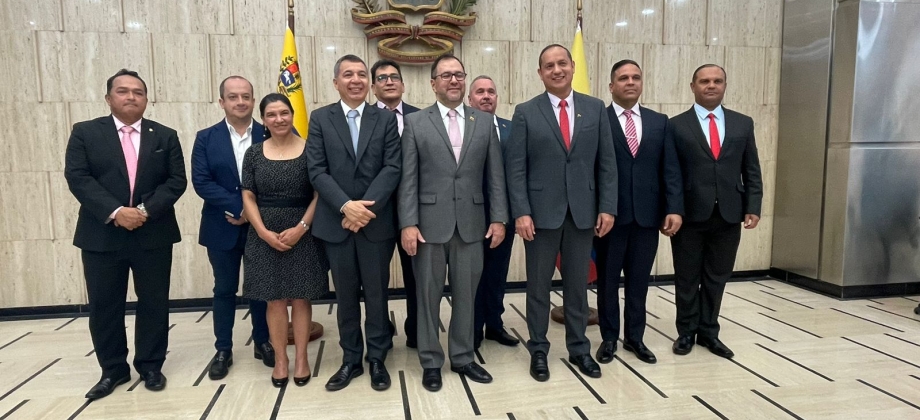 Colombia y Venezuela concretan hoja de ruta para abordar aspectos operativos del transporte binacional y transfronterizo de carga y de pasajeros