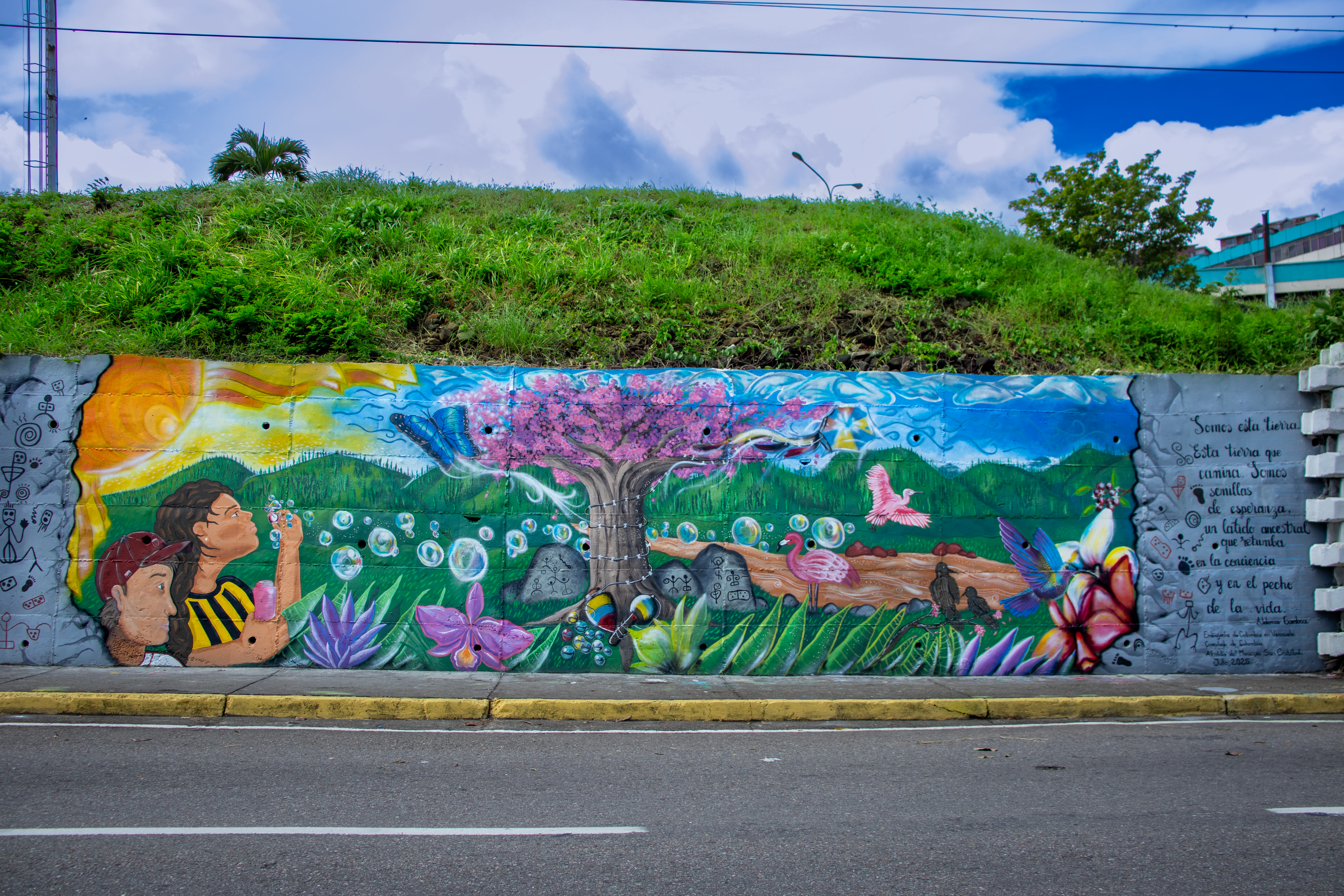 La Paz y la Biodiversidad cobraron vida en un mural colectivo en San Cristóbal