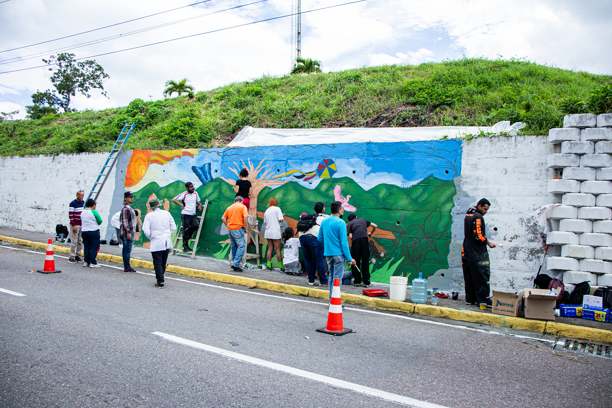 La Paz y la Biodiversidad cobraron vida en un mural colectivo en San Cristóbal