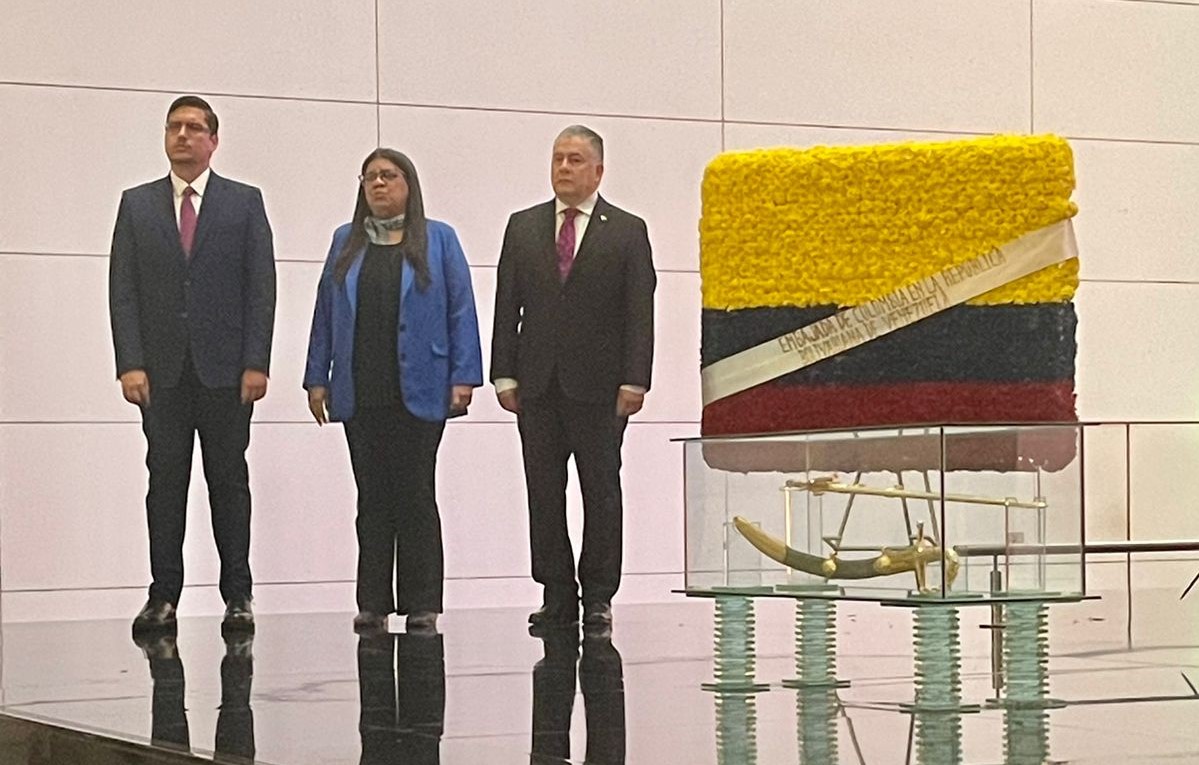 Misión diplomática de Colombia en Venezuela conmemora día de la independencia  