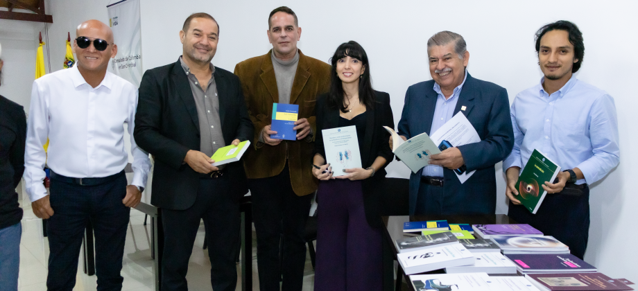 Colombia fortalece la integración académica y cultural con Venezuela a través de la entrega de libros en Táchira