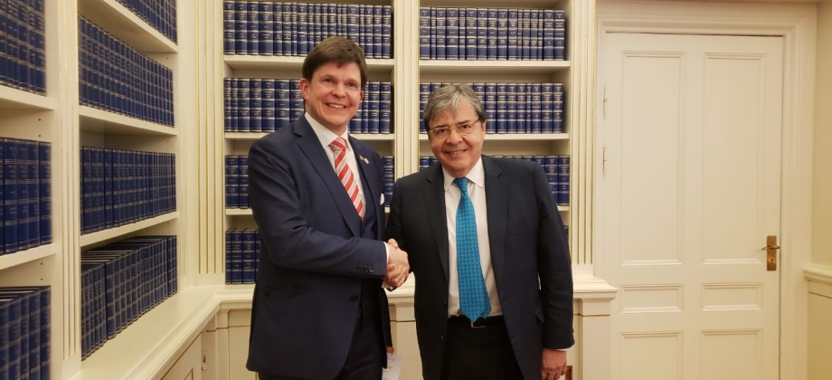 Canciller Carlos Holmes Trujillo y el Presidente del Parlamento de Suecia, Andreas Norlén, hablaron sobre la crisis en Venezuela y la atención a los migrantes