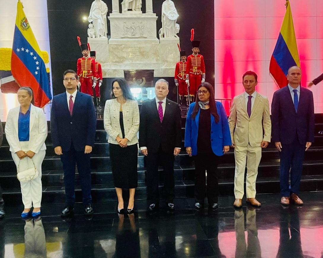 Misión diplomática de Colombia en Venezuela conmemora día de la independencia  